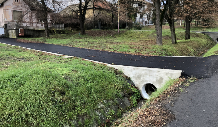  Rekonštrukcia miestnych komunikácií Veľké Zlievce