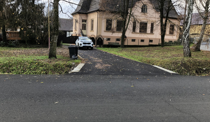  Rekonštrukcia miestnych komunikácií Veľké Zlievce
